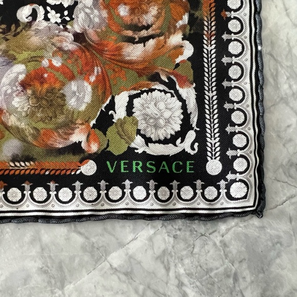 Brand New Versace Kerchief - Picture 4 of 6